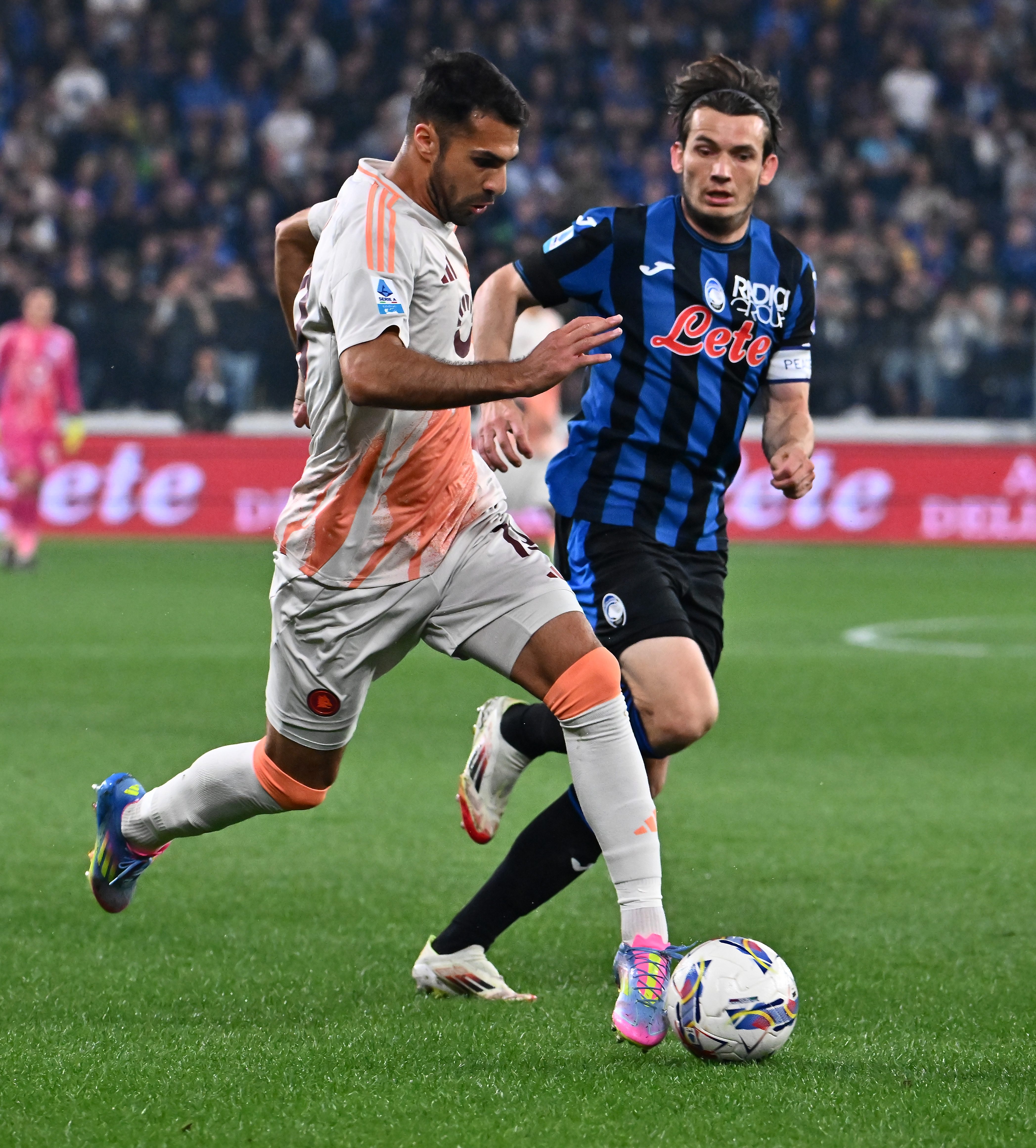 关于罗马尼亚国脚大比分胜出，实现顺利晋级的信息