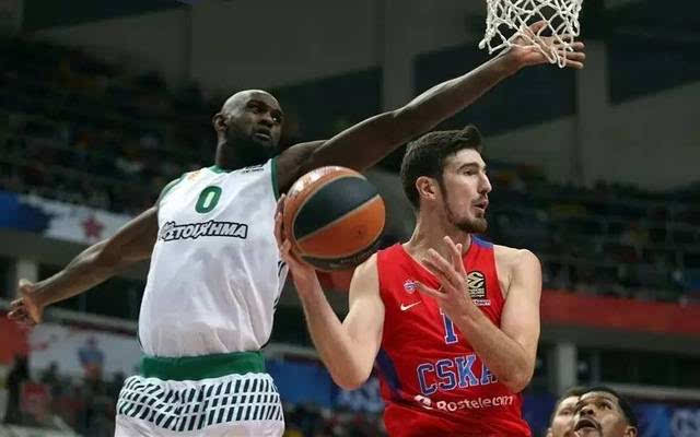 关于紧张对决！国家队与对手激烈争夺胜利的信息