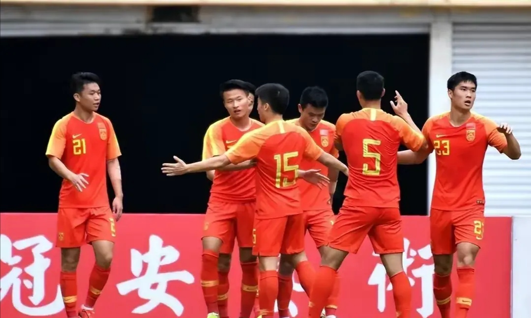 战术调整取得成功，球队成功击败对手晋级